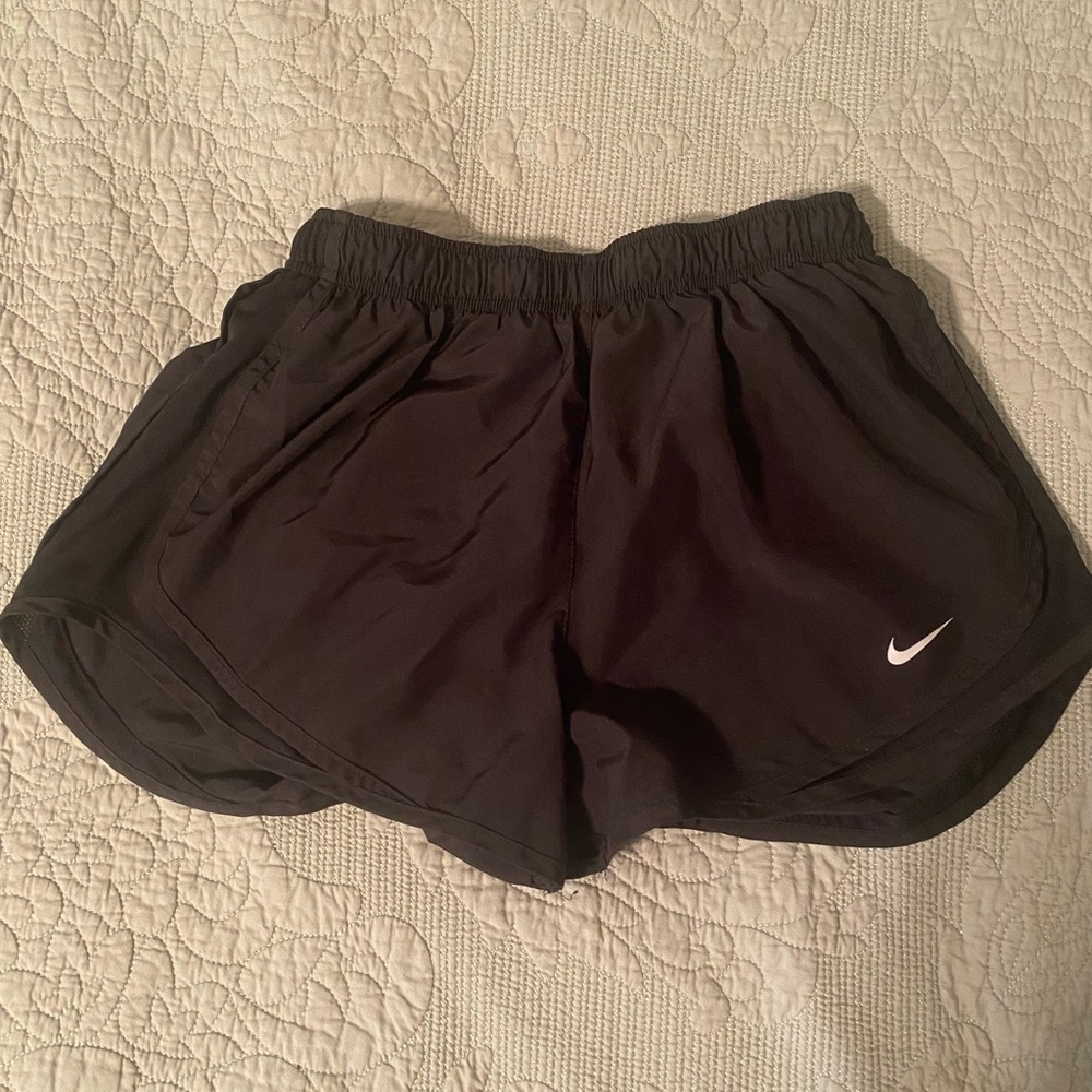 Nike Women’s Dri-FIT Tempo Running Shorts